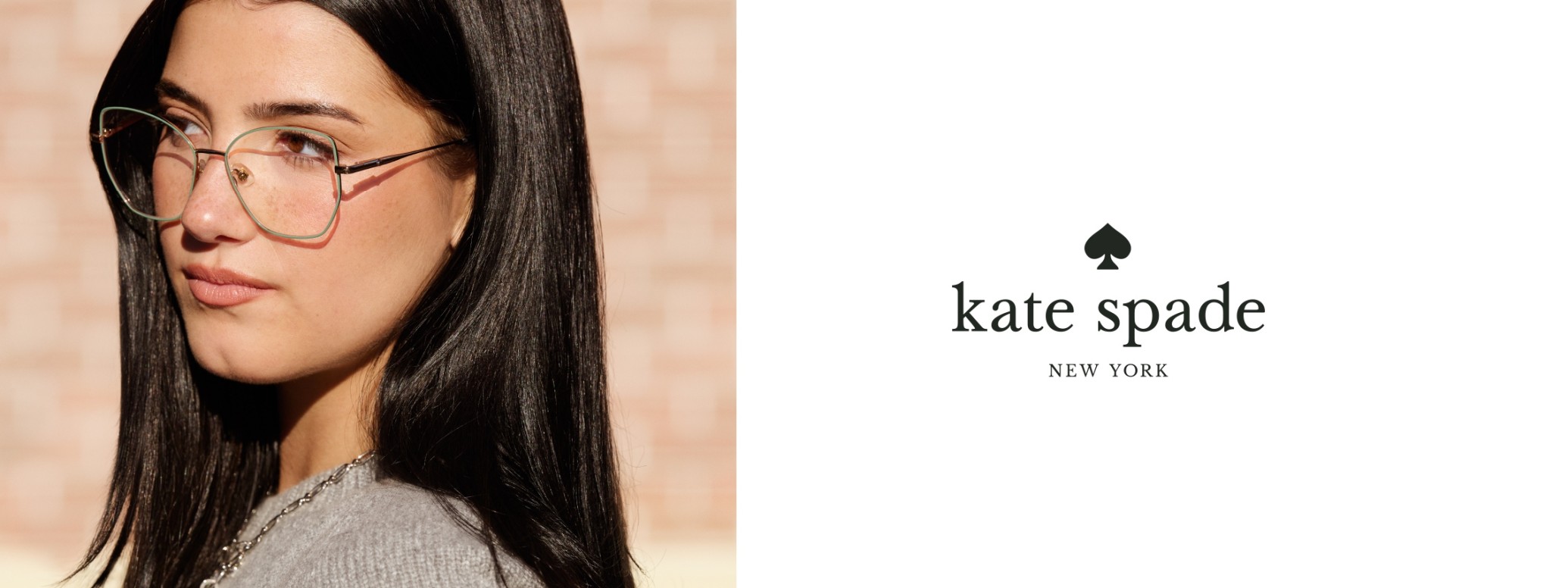 Kate Spade: Junge Frau mit Brille