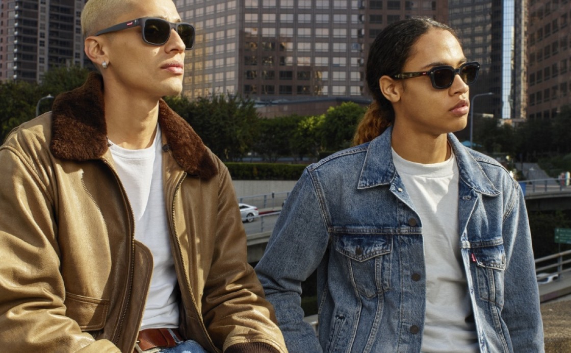 Levis: Zwei Männer mit Sonnenbrillen
