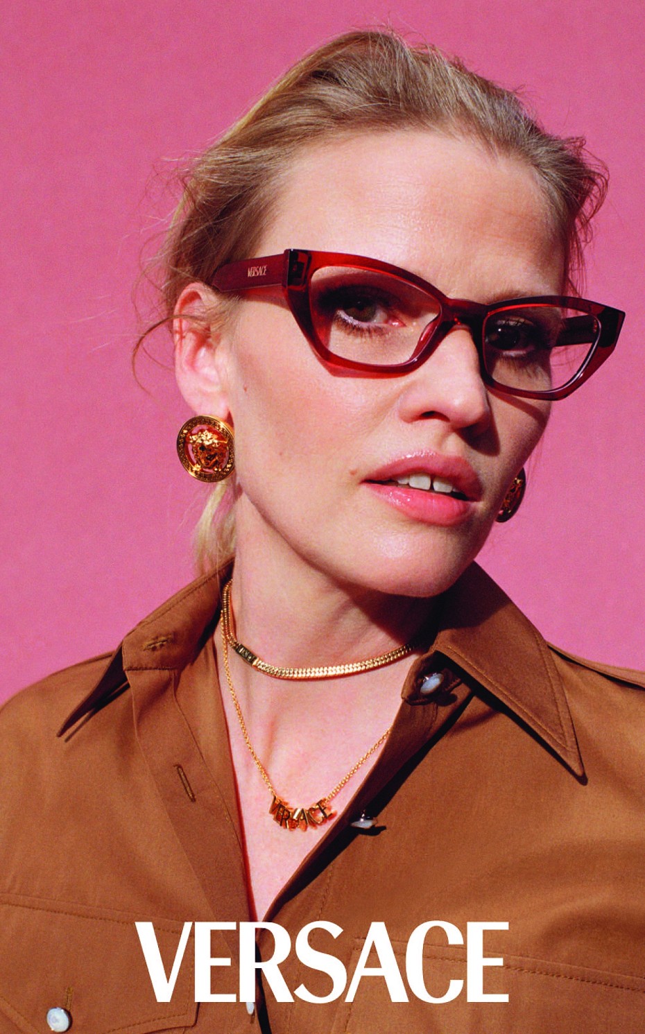 Versace: Frau mit Brille