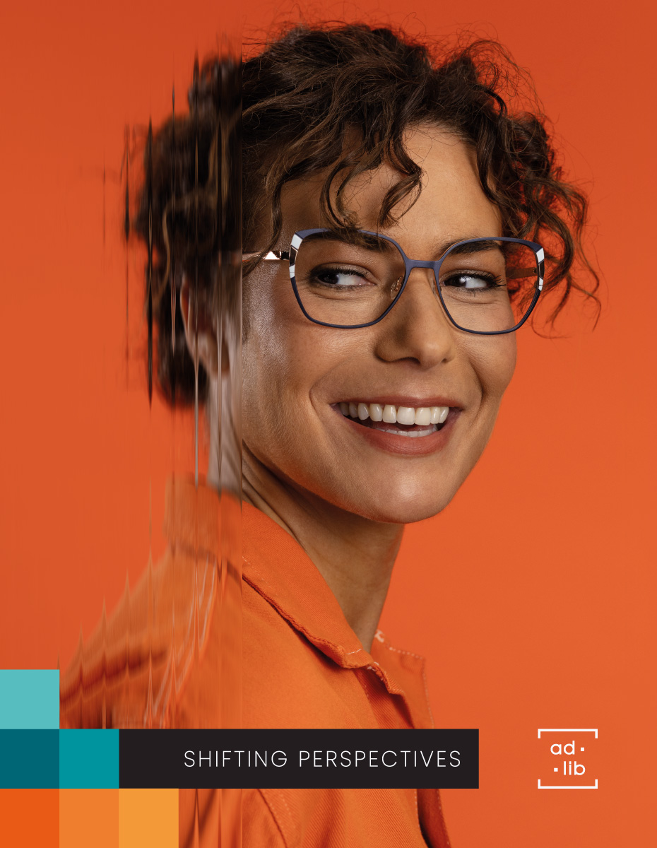 ad lib – Frau mit Brille